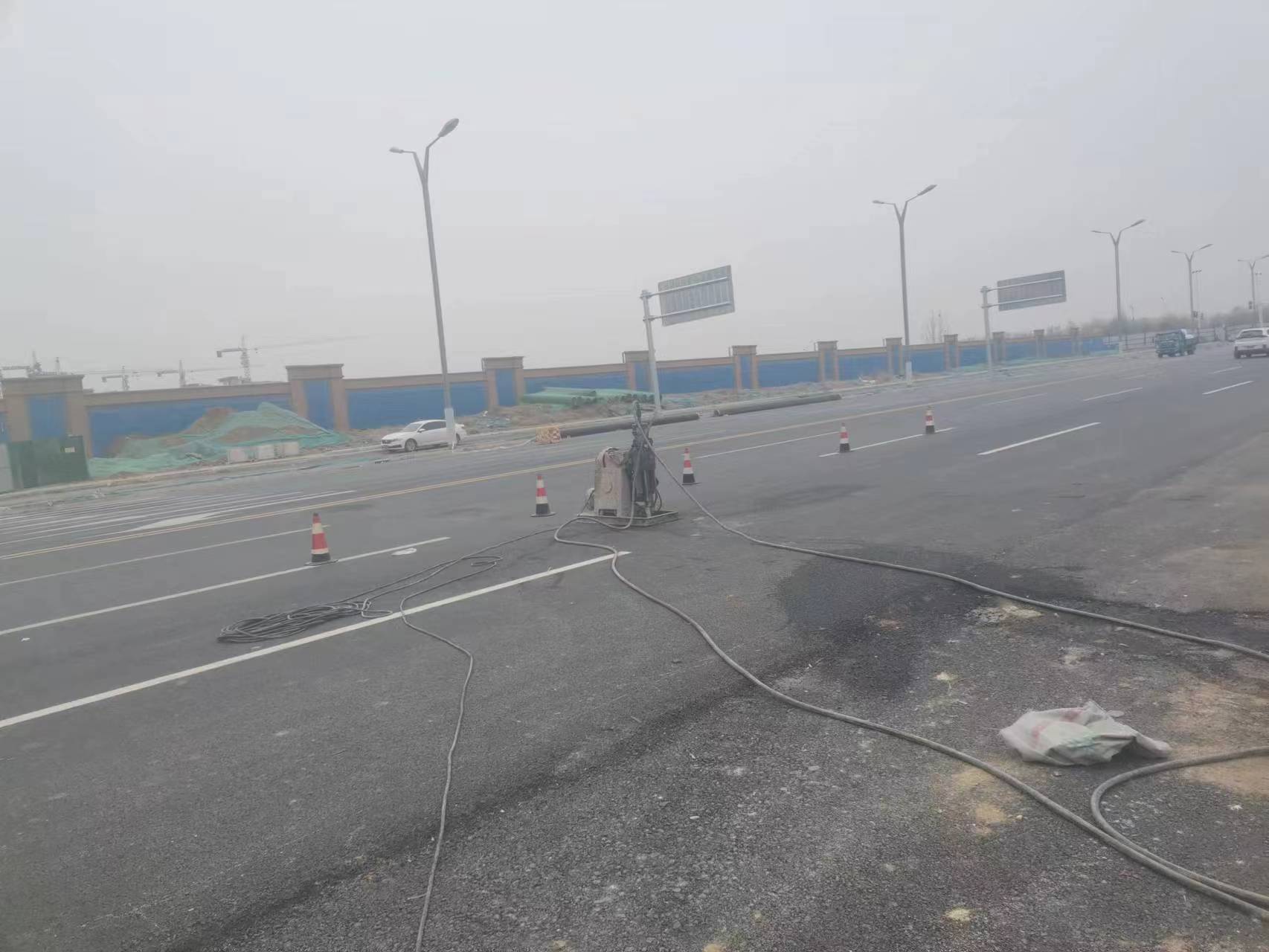 白茅湖农场马路注浆