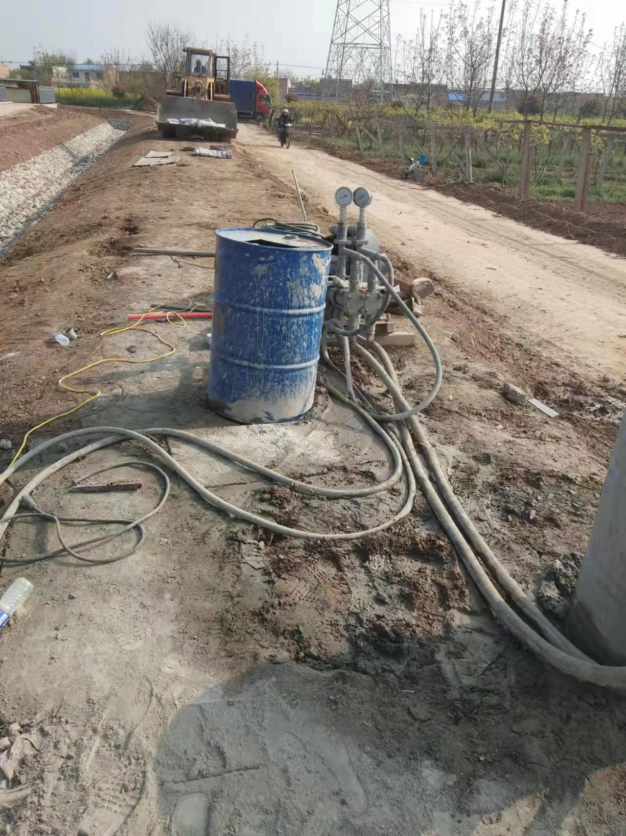 白茅湖农场顶管注浆