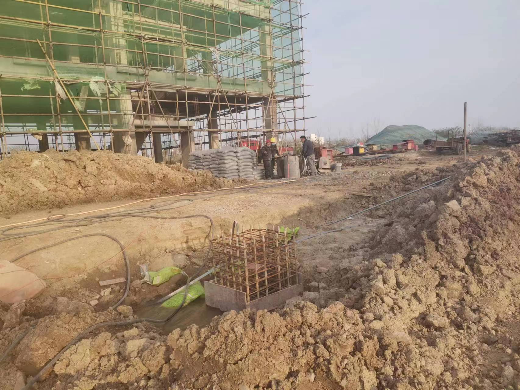 白茅湖农场当桥梁出现裂缝的时候应该及时加固修补